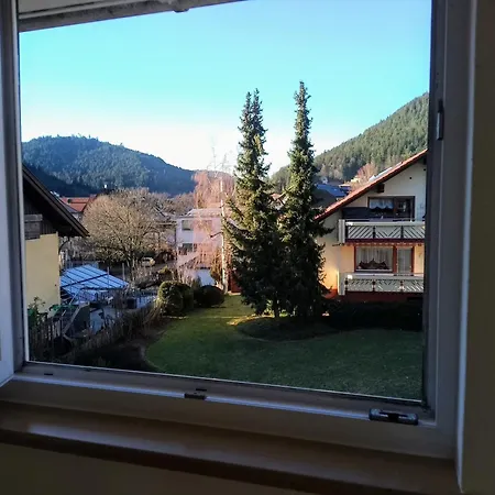 アパート Waldrausch バイアースブロン